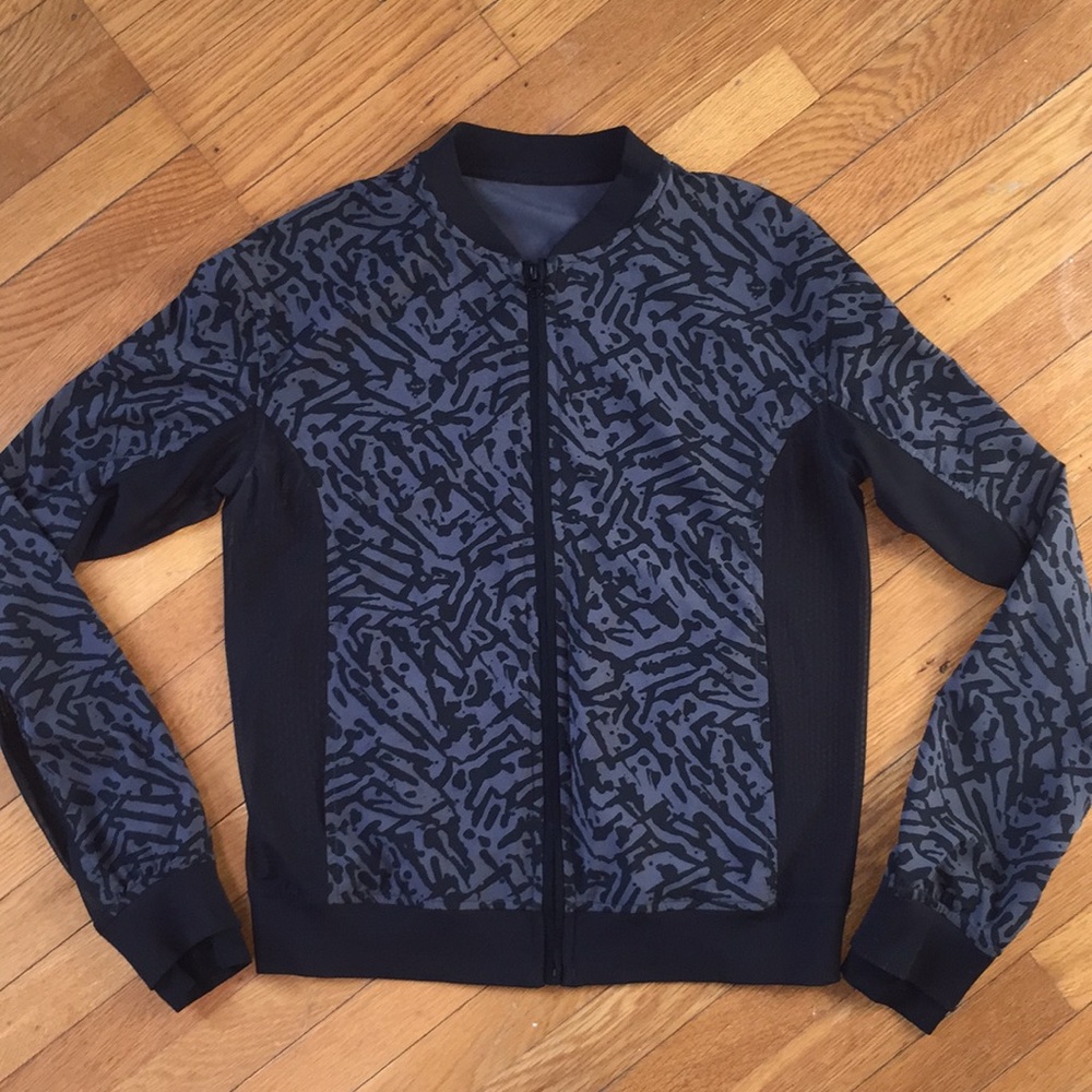 Authentic Lululemon zip up!!